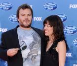 Finale d' American Idol  à Los Angeles, le 25 mai 2011 : Jack Black et sa femme. 