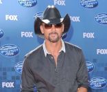 Finale d' American Idol  à Los Angeles, le 25 mai 2011 : Tim McGraw. 