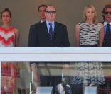 Charlotte Casiraghi, Pierre Casiraghi, Albert de Monaco et Charlene Wittstock lors du Grand Prix de Monaco le 29 mai 2011