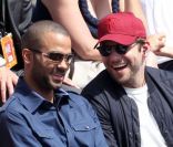 Tony Parker et Bradley Cooper lors du tournoi de Roland-Garros le 29 mai 2011