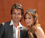 Fabrice Santoro et Hélène Segara lors du tournoi de Roland-Garros le 29 mai 2011
