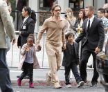 Brad Pitt et Angelina Jolie le 22 mai avec leurs enfants. Les jumeaux n'étaient pas de la fête !