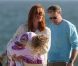 Marcia Cross en famille à la plage à Santa Monica le 30 mai 2011. Elle profite du soleil avec ses jumelles Savannah et Eden et son mari Tom Mahoney.