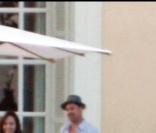 Brad Pitt et Angelina Jolie applaudissent leurs enfants qui barbotent dans la piscine