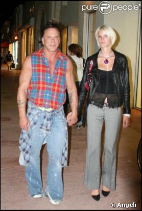 Mickey Rourke présente sa nouvelle petite-amie...