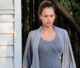 Jessica Alba à Los Angeles le 1er juin 2011