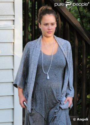 Jessica Alba à Los Angeles le 1er juin 2011