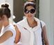 Eva Mendes dans les rues d'Hollywood avec son chien, le 3 juin 2011