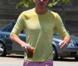 Balthazar Getty en pause Starbucks, le 30 mai 2011