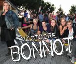 Victoire Bonnot, la proviseur du lycée Paul Eluard alias Valérie Damidot revient jeudi 9 juin sur M6 à 20h45 pour un troisième épisode.