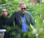 Christian Audigier en mafieux sur le tournage du long-métrage 513°F, réalisé par Kader Ayd.