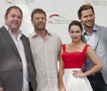  Addy Mark, Emilia Clarke, Sean Bean, Nicolaj Coster Waldau lors d'un photocall à l'occasion du 51e Festival de la télévision de Monte Carlo au Forum Grimaldi à Monaco le 9 juin 2011 