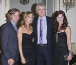  Felicity Huffman et son mari William H Macy aux côtés de Patrick Duffy et Heather Tom lors d'un photocall à l'occasion du 51e Festival de la télévision de Monte Carlo au Forum Grimaldi à Monaco le 9 juin 2011 