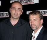 Vincent Garenq et Philippe Torreton lors de l'avant-première de  Présumé Coupable , dans l'enceinte du Gaumont Marignan des Champs-Elysées, à Paris, le 14 juin 2011.