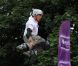 Taïg Khris s'entraîne à l'INSEP le 8 juin 2011, pour préparer son saut du haut de la butte Montmartre prévu pour le 2 juillet 2011 à Paris
