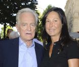 Evelyne Thomas et Philippe Labro, à Paris, le 26 août 2009.