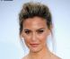 Bar Refaeli, l'ex de Leonardo Di Caprio, se casse le bras !