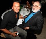 Francis Ford Coppola, en grande discrétion avec Jean-Roch, ne s\'est pas plaint du tapage. Redfoo et SkyBlu, alias le duo californien LMFAO, en ont fait voir de toutes les couleurs aux invités du VIP Room de Paris le 16 juin 2011, avec leur party rock
