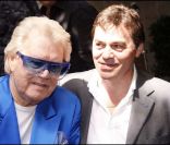 Michou et son compagnon Erwann, à Paris, le 18 juin 2008. 