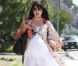  Selma Blair s'offre une balade en solo dans les rues de Los Angeles, le 20 juin 2011 
