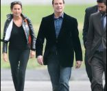 John Travolta fait un tour en hélicoptère depuis l\'héliport de Paris afin de se rendre au Bourget pour un événement de la marque Breitling le 21 juin 2011