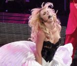 Le Femme Fatale Tour à Los Angeles, le 20 juin 2011. Marilyn Monroe version XXIe siècle, l'une des surprises du nouveau spectacle de Britney Spears.  
