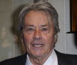 Alain Delon lors de l'inauguration du Global Store Ermenegildo Zegna, à Paris, le 23 juin 2011.