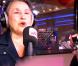 La maman de Nikos pendant l'émission de son fils, le 6/9 d'NRJ le 24 juin 2011.
