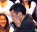 Mustapha El Atrassi pris en flagrant de délit de tricherie dans l'émission Arthur et les incollables sur TF1 le samedi 18 juin 2011