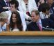 Toujours aussi complices et radieux, le prince William et sa femme Kate Middleton ont fait un détour par le court central de Wimbledon, le 27 juin 2011, avant d'embarquer pour leur visite officielle en Amérique du Nord. Juste le temps de voir Andy Murray se qualifier pour les quarts de finale.