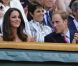 Toujours aussi complices et radieux, le prince William et sa femme Kate Middleton ont fait un détour par le court central de Wimbledon, le 27 juin 2011, avant d'embarquer pour leur visite officielle en Amérique du Nord. Juste le temps de voir Andy Murray se qualifier pour les quarts de finale.