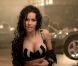 Pas de raison de changer une recette qui marche : Inna allie un son efficace et un visuel ultra-aguicheur pour imposer sa dance, avec Club rocker , nouvel extrait de son album I am the club rocker (Août 2011)