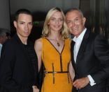 Alexis, Sarah Marshall et Jean-Claude Jitrois à l'inauguration du restaurant du Palais Garnier, à Paris, le 27 juin 2011.
