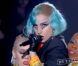Lady Gaga sur le plateau de Taratata , le 13 juin 2011. L'émisison a été diffusé sur France 4 le 28 juin.