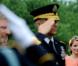 Le 26 juin 2011, la princesse Mathilde et le prince Philippe rencontraient des anciens combattants au cimetière national d'Arlington.
En juin 2011, avant de songer aux vacances, le prince Philippe et la princesse Mathilde de Belgique effectuaient une mission de rapprochement économique aux Etats-Unis.
