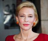 Cate Blanchett au défilé Haute Couture automne-hiver 2011-2012 Armani lors de la Fashion Week parisienne, le 5 juillet 2011