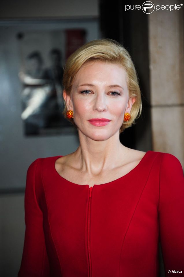 Cate Blanchett au défilé Haute Couture automne-hiver 2011-2012 Armani lors de la Fashion Week parisienne, le 5 juillet 2011