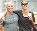  Heidi Klum s'offre une séance de sport dans la joie et la bonne humeur avec son coach préféré ! New York, 6 juillet 2011 