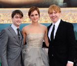 Daniel Radcliffe, Emma Watson et Rupert Grint lors de l'avant-première mondiale de Harry Potter et les Reliques de la mort - partie II à Londres le 7 juillet 2011