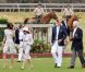 William et Kate ont fait sensation à leur arrivée au Santa Barbara Polo and Racquet Club. La duchesse arborait une délicieuse robe Jenny Packham à motif floral.
Samedi 9 juillet 2011, chacun sa mission pour le prince William et son épouse la duchesse Catherine de Cambridge : au Santa Barbara Polo and Racquet Club, le futur roi d'Angleterre jouait un match caritatif, et sa charmante Kate remettait les récompenses... Assorties d'une onde de charme.