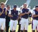 Le prince William a sonné la charge et marqué trois fois pour son équipe du Royal Salute, victorieuse de l'équipe Audi/American Express.
Samedi 9 juillet 2011, chacun sa mission pour le prince William et son épouse la duchesse Catherine de Cambridge : au Santa Barbara Polo and Racquet Club, le futur roi d'Angleterre jouait un match caritatif, et sa charmante Kate remettait les récompenses... Assorties d'une onde de charme.