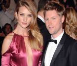 Rosie Huntington-Whiteley et Chistopher Bailey