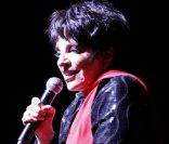 Spectacle de Liza Minnelli, à l'Olympia, à Paris, le 11 juillet 2011.