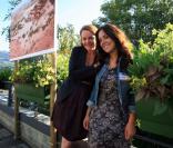 La présentatrice télé Cendrine Dominguez et sa fille Lea pour la première édition du Festival de photo de Mont-Blanc à Saint-Gervais le 15 juillet 2011