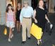 Woody Allen : Sa femme et ses filles dévalisent les boutiques de luxe