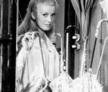 Catherine Deneuve dans Les Parapluie de Cherbourg 
