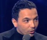 En 2010, nouvelle bourde aux NRJ Music Awards : Kamel Ouali annonce par erreur que les Black Eyed Peas remportent un trophée... attribué en réalité au groupe Tokio Hotel.