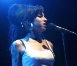 Amy Winehouse en concert en Suède en juin 2007 