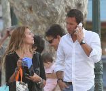 Véronika Loubry et son mari Patrick Blondeau dans les rues de Saint-Tropez, le 27 juillet 2011.