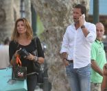 Véronika Loubry et son mari Patrick Blondeau dans les rues de Saint-Tropez, le 27 juillet 2011.